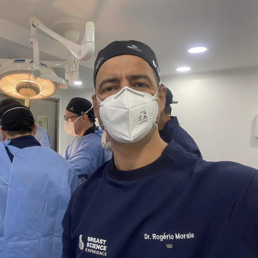 Dr. Rogério Morale no centro cirúrgico